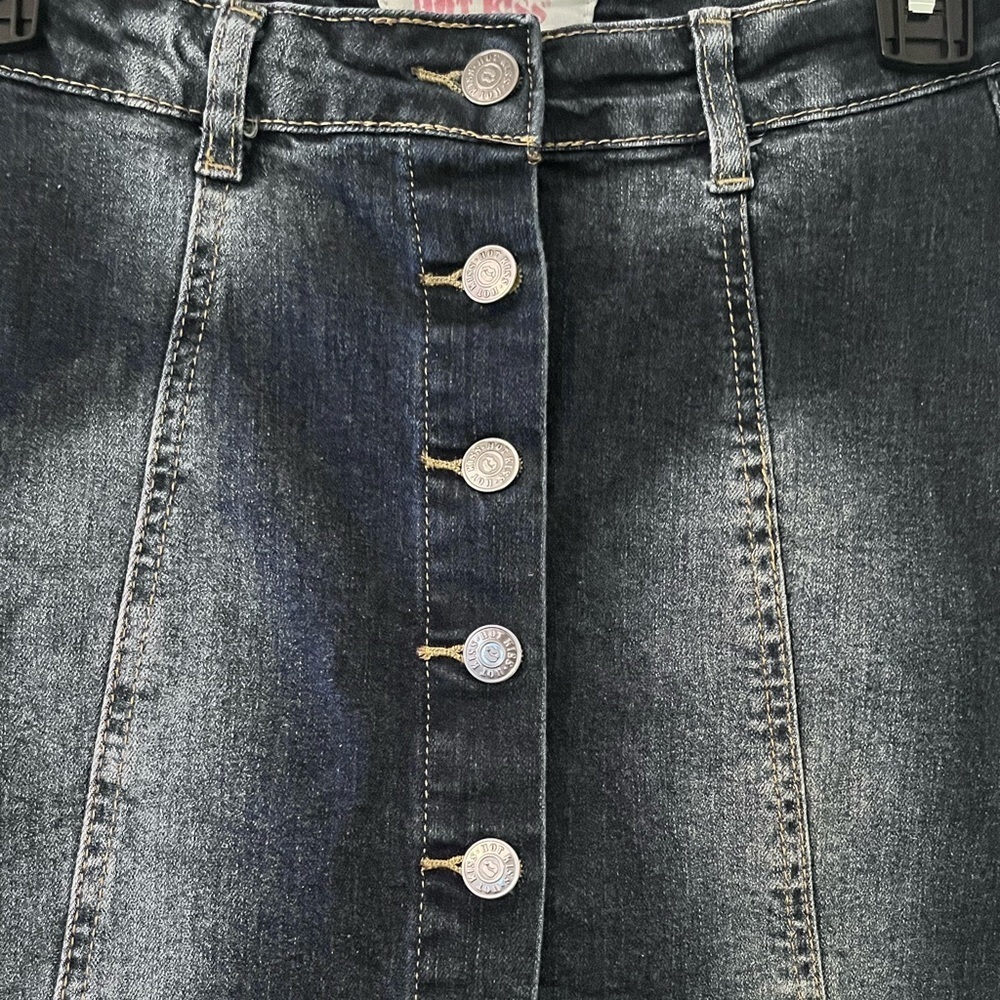 Women’s Blue Denim Mini Skirt with Button Closure - Picture 4 of 8